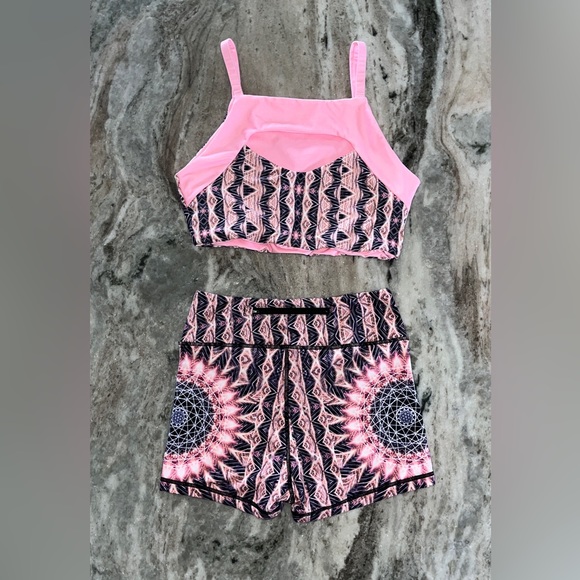 Woven Athletic Short and Bra Set - Picture 5 of 7